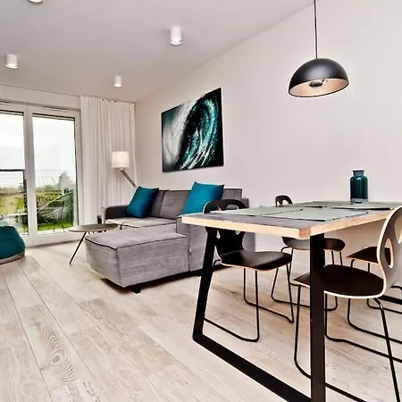 Nad Zatoka Z Ogrodkiem Ястарня