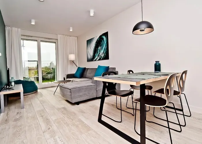 Nad Zatoka Z Ogrodkiem Ястарня