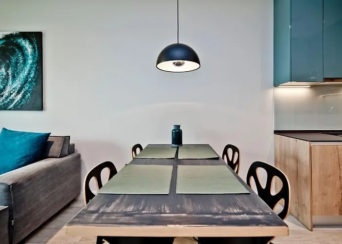 Nad Zatoka Z Ogrodkiem * Ястарня